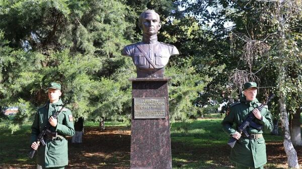 В Кореновском районе Кубани торжественно открыт бюст майора Сеника Айвазяна - Sputnik Армения