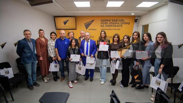 Церемония награждения победителей и призёров конкурса современного очерка имени Достоевского в мультимедийном пресс-центре Sputnik (17 октября 2022). Еревaн - Sputnik Армения