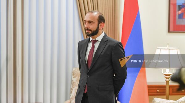 Встреча глав МИД Армении и Норвегии Арарата Мирзояна и Анникен Хюитфельд (18 октября 2022). Еревaн - Sputnik Армения