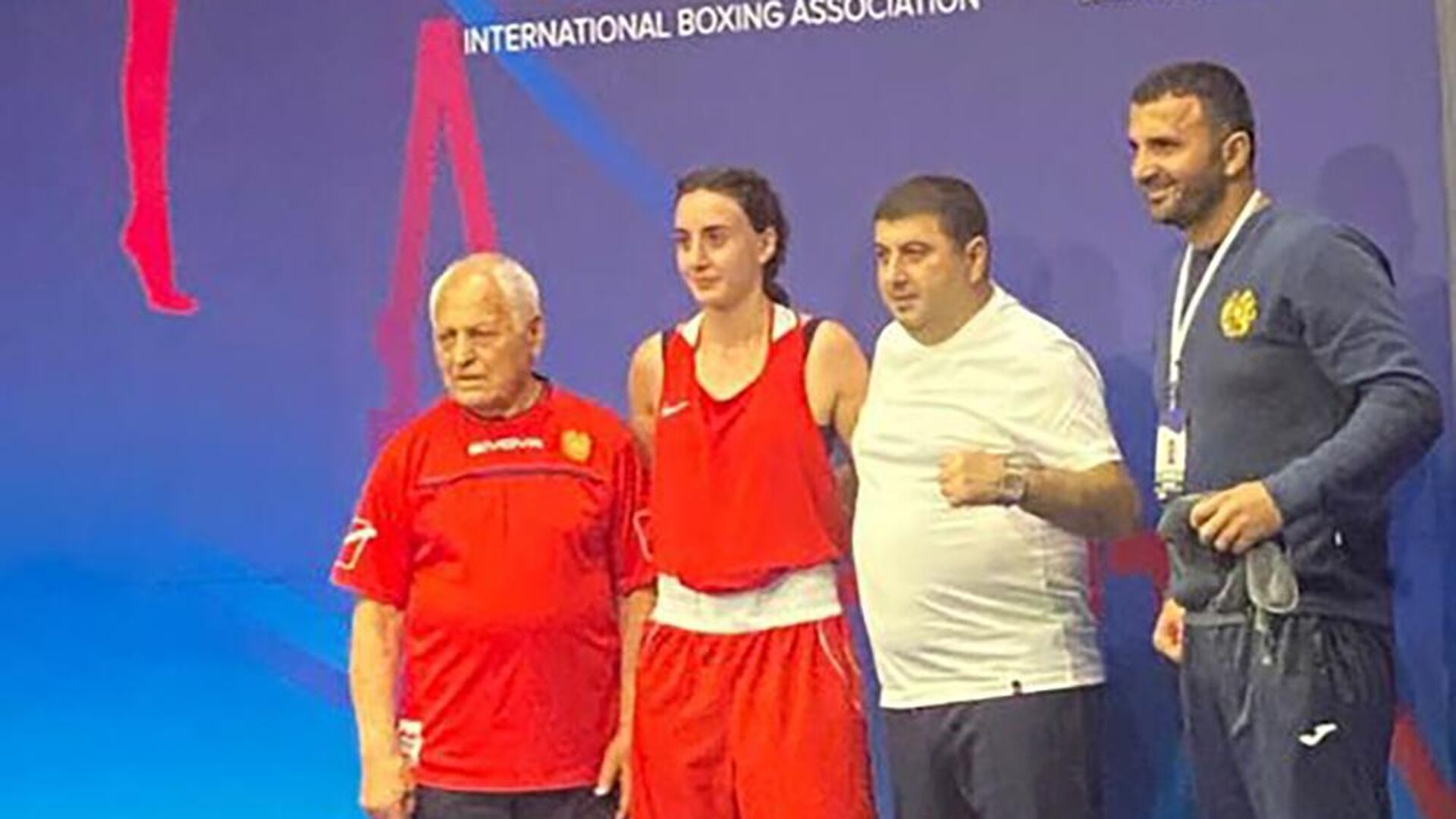 Сона Арутюнян весом 63 кг завоевала первую медаль на соревнованиях по боксу, проходивших в Будве (18 октября 2022). Черногория - Sputnik Армения, 1920, 18.10.2022