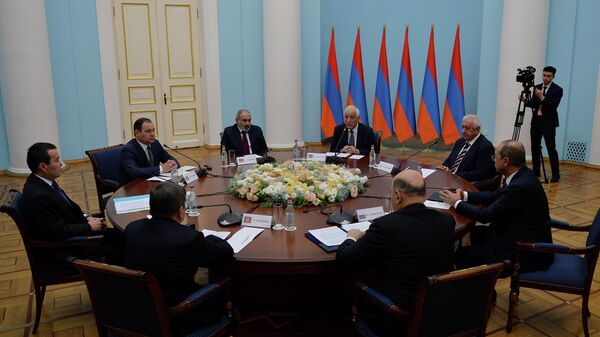 Президент Ваагн Хачатурян принял премьер-министров государств-членов ЕАЭС, прибывших в Армению для участия в заседании Евразийского межправительственного совета (21 октября 2022). Еревaн - Sputnik Армения