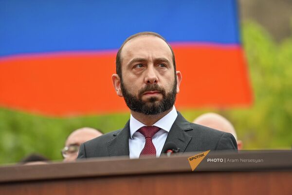 Главы МИД Армении и Ирана Арарат Мирзоян и Хосейн Амир Абдоллахиан на открытии генконсульства Ирана в Капане ( 21 октября 2022). Сюник Главы МИД Армении и Ирана Арарат Мирзоян и Хосейн Амир Абдоллахиан на открытии генконсульства Ирана в Капане ( 21 октября 2022). Сюник - Sputnik Армения