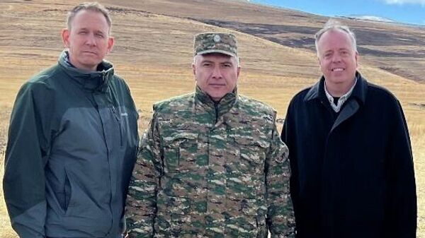 Директор управления Кавказа и региональных конфликтов государственного министерства США Марк Кэмерон посетил Гегаркуникскую область - Sputnik Армения