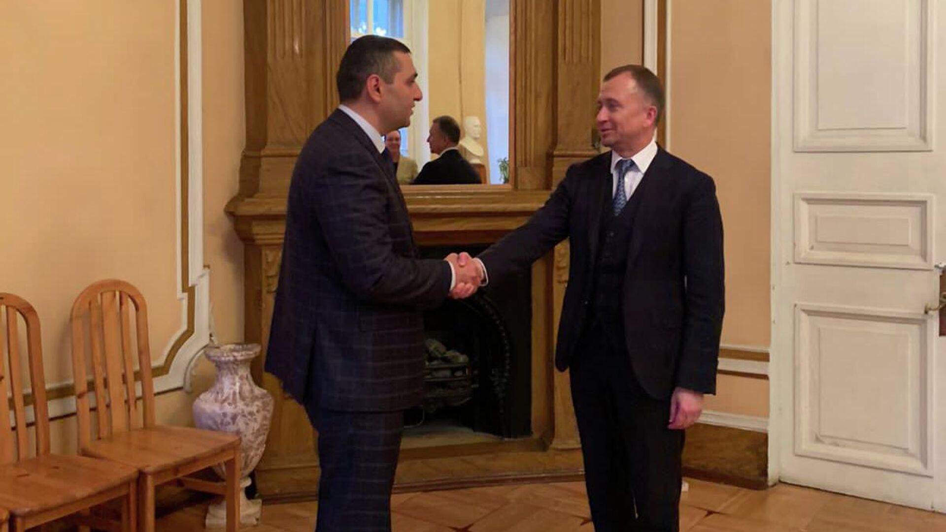 ՀՀ առողջապահության նախարարի տեղակալ Արտակ Ջումայանը Ռուսաստանում հանդիպել է Սանկտ Պետերբուրգի առողջապահության կոմիտեի նախագահ Դմիտրի Լիսովեցի հետ ՀՀ առողջապահության նախարարի տեղակալ Արտակ Ջումայանը Ռուսաստանում հանդիպել է Սանկտ Պետերբուրգի առողջապահության կոմիտեի նախագահ Դմիտրի Լիսովեցի հետ - Sputnik Արմենիա, 1920, 25.10.2022