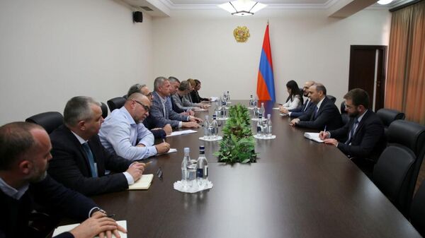 Секретарь Совета безопасности Армен Григорян принял членов миссии ОБСЕ (26 октября 2022). Еревaн - Sputnik Армения