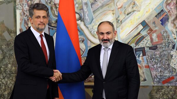 Премьер-министр Никол Пашинян встретился с Каро Пайляном (29 октября 2022). Еревaн - Sputnik Армения