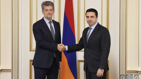 Председатель НС Ален Симонян встретился с Каро Пайляном (31 октября 2022). Еревaн - Sputnik Армения