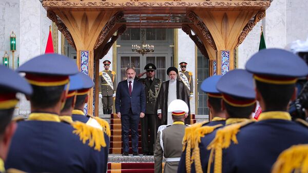 Церемония встречи премьер-министра Армении Никола Пашиняна, прибывшего в Иран с официальным визитом (1 ноября 2022). Тегерaн - Sputnik Արմենիա