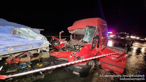 Дорожно-транспортное происшествие на трассе Кучак-Апаран (9 ноября 2022). Арагацотн - Sputnik Армения