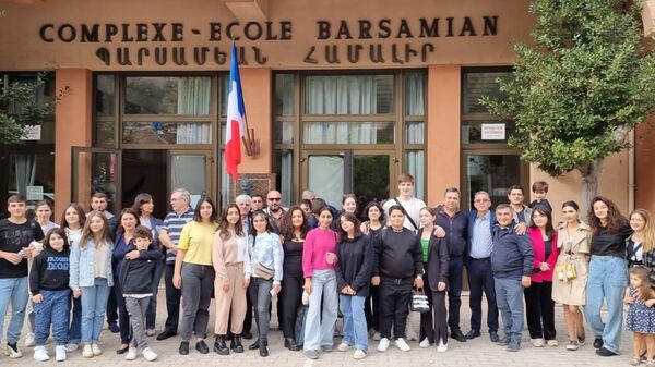 Ученики специализированной средней музыкальной школы имени Чайковского приняли участие в концертах армяно-французского юношеского оркестра во Франции - Sputnik Армения
