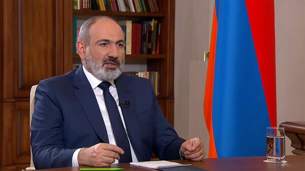 Премьер-министр Никол Пашинян во время интервью Общественному телевидению Армении (11 ноября 2022). Еревaн - Sputnik Армения