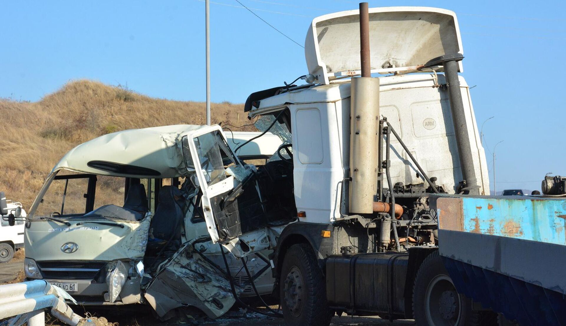 Дорожно-транспортном происшествии произошло на автодороге Аскеран-Степанакерт (12 ноября 2022) - Sputnik Արմենիա, 1920, 12.11.2022