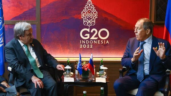 Встреча министра иностранных дел России Сергея Лаврова с генеральным секретарём ООН Антониу Гутеррешем на полях саммита G20 (15 ноября 2022). Бали - Sputnik Армения