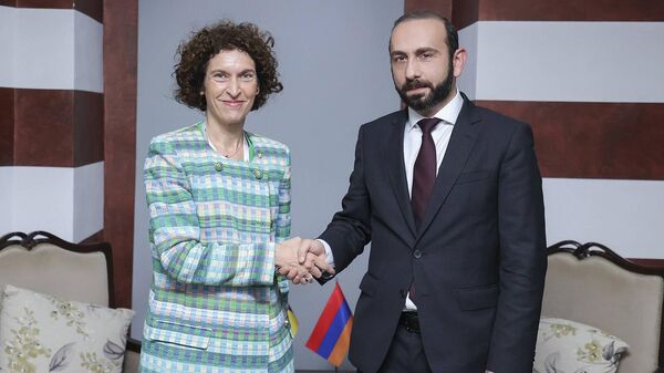Արարատ Միրզոյանն ու Մարիա Ուբակ Ֆոնտը - Sputnik Արմենիա
