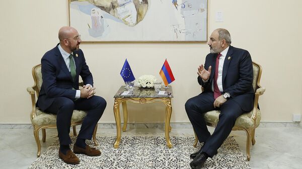 Премьер-министр Никол Пашинян встретился с председателем Европейского совета Шарлем Мишелем (19 ноября 2022). Джерба - Sputnik Армения