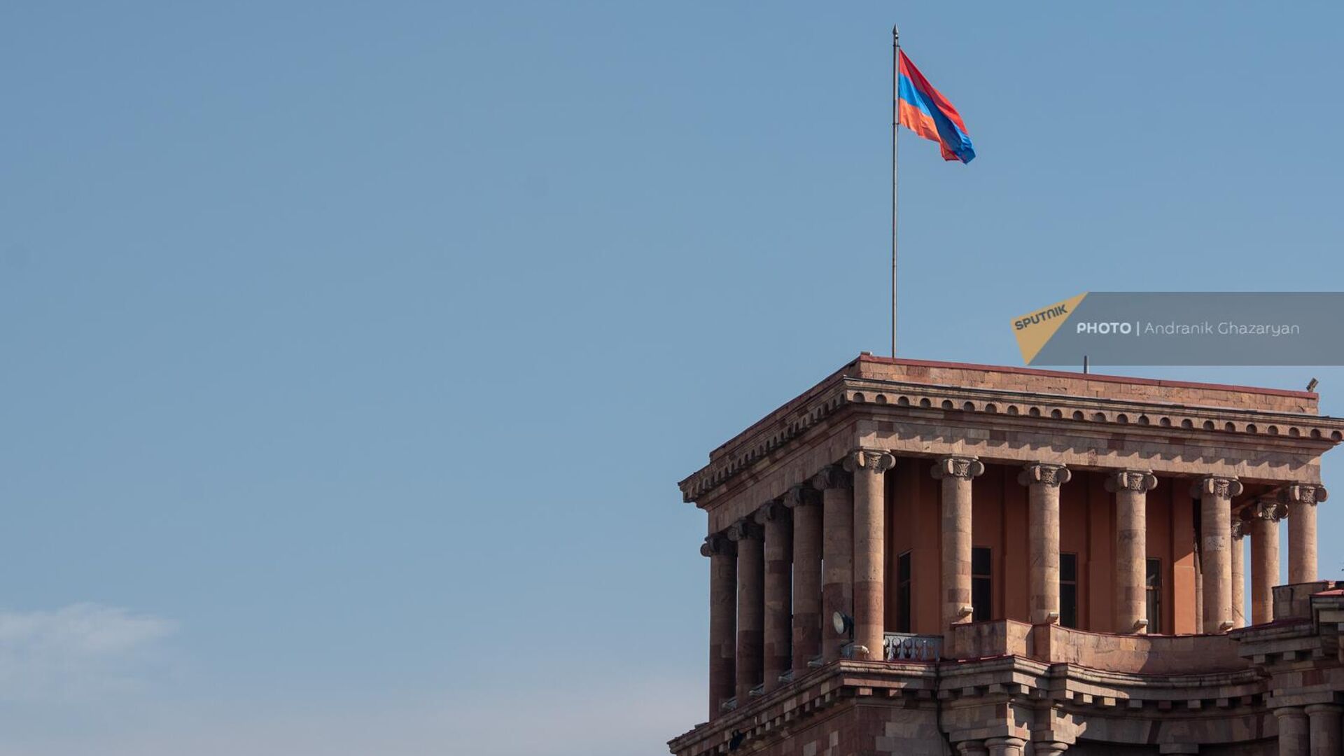 Флаг Армении на башне Дома правительства - Sputnik Армения, 1920, 30.03.2023