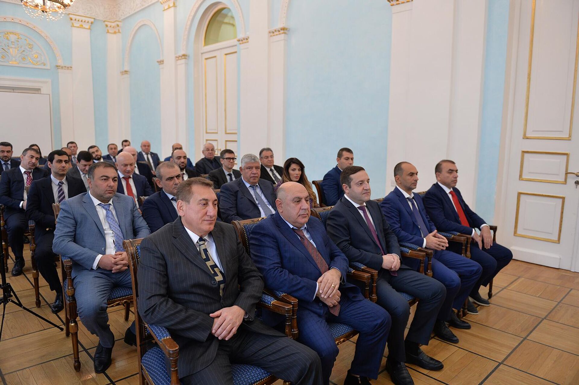 Президент Ваагн Хачатурян встретился с делегацией украинских предпринимателей (19 ноября 2022). Еревaн Президент Ваагн Хачатурян встретился с делегацией украинских предпринимателей (19 ноября 2022). Еревaн - Sputnik Արմենիա, 1920, 19.11.2022