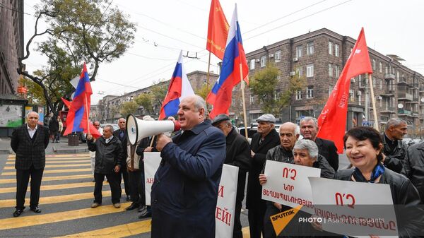 Акция поддержки перед зданием посольства России (22 ноября 2022). Еревaн - Sputnik Армения