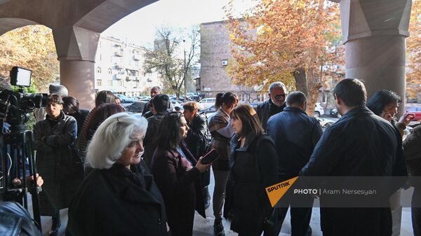 Акция  протеста родителей погибших военнослужащих у Следственного комитета (24 ноября 2022). Еревaн - Sputnik Армения