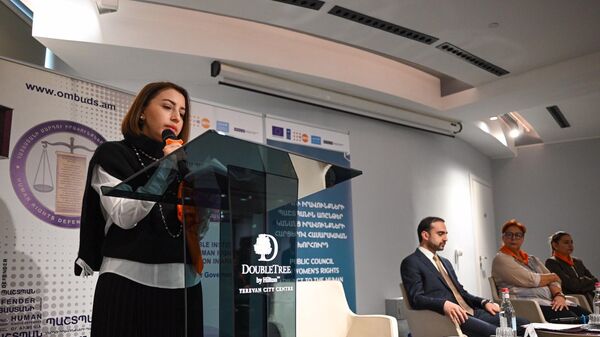 Омбудсмен Кристине Григорян на конференции, посвященной запуску ежегодной международной кампании 16 дни активности против гендерного насилия (25 ноября 2022). Еревaн - Sputnik Армения