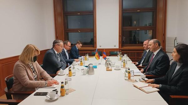 В рамках рабочего визита в ФРГ секретарь Совбеза Армен Григорян провел ряд встреч (29 ноября 2022). Бонн - Sputnik Армения
