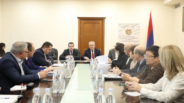 Վահրամ Դումանյաննաշխատանքային հանդիպում է ունեցել բուհերի ռեկտորների հետ - Sputnik Արմենիա