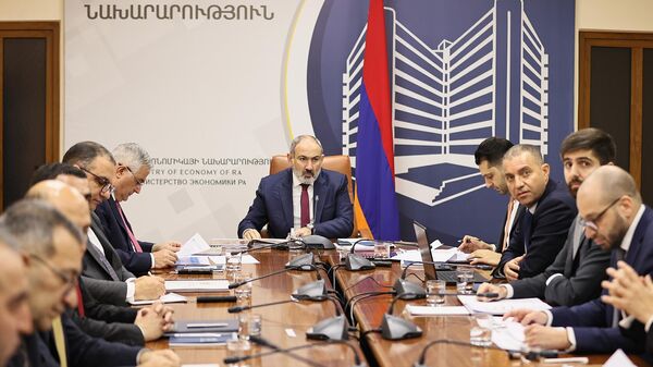 Премьер-министр Никол Пашинян посетил министерство экономики для обсуждения результатов деятельности (9 декабря 2022). Еревaн - Sputnik Армения