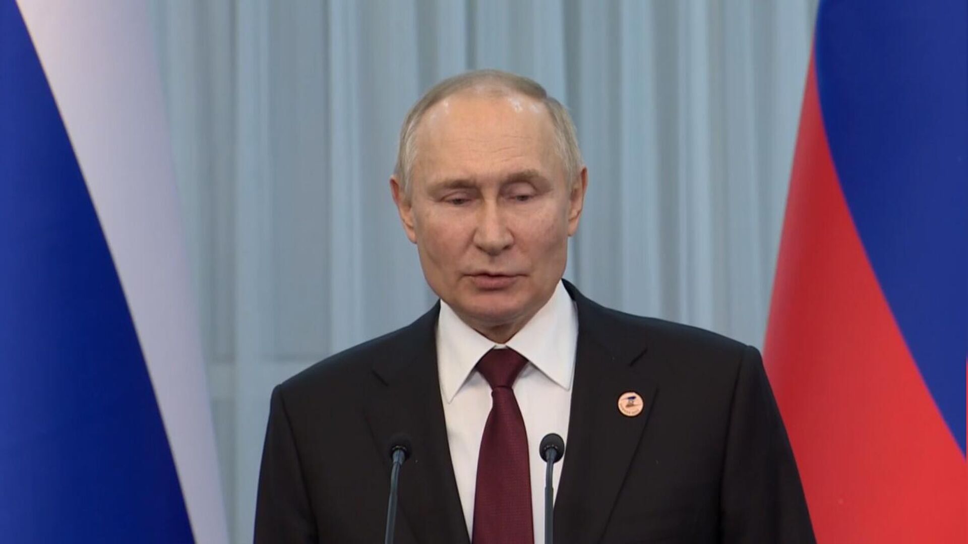 Президент РФ Владимир Путин на пресс-конференции по итогам саммита ЕАЭС (9 декабря 2022). Бишкек - Sputnik Армения, 1920, 26.12.2022