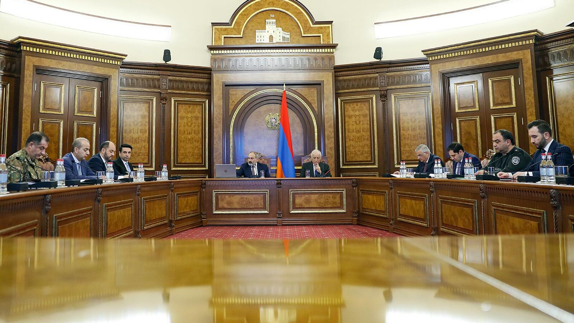 Заседание Совета безопасности Армении во главе с премьер-министром Николом Пашиняном (13 декабря 2022). Еревaн - Sputnik Արմենիա, 1920, 13.12.2022