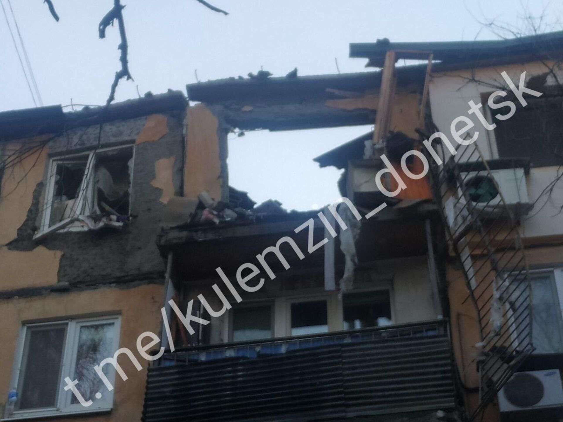 Разрушенные дома после артобстрелов ВСУ (15 декабря 2022). Донецк - Sputnik Արմենիա, 1920, 15.12.2022