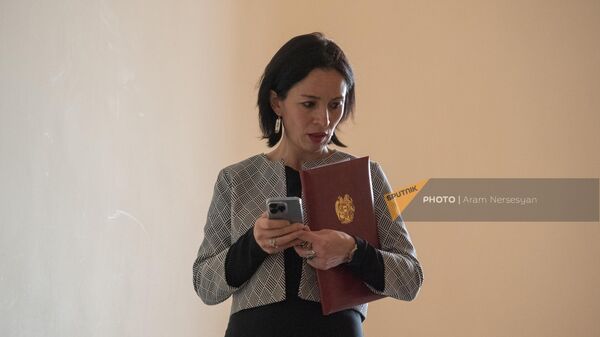 Новоназначенный министр ОНКС Жанна Андреасян после заседания правительства (15 декабря 2022). Еревaн - Sputnik Армения