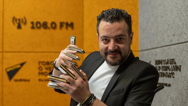 Музыкант Артак Нерсисян в гостях радио Sputnik - Sputnik Армения