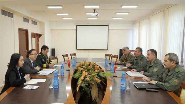 Էդվարդ Ասրյանն ընդունել է ՀՀ-ում ՉԺՀ-ի արտակարգ և լիազոր դեսպան Ֆան Յունին - Sputnik Արմենիա