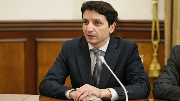 Премьер-министр Никол Пашинян представил аппарату министерства финансов новоназначенного министра Ваге Ованнисяна (20 декабря 2022). Еревaн - Sputnik Армения