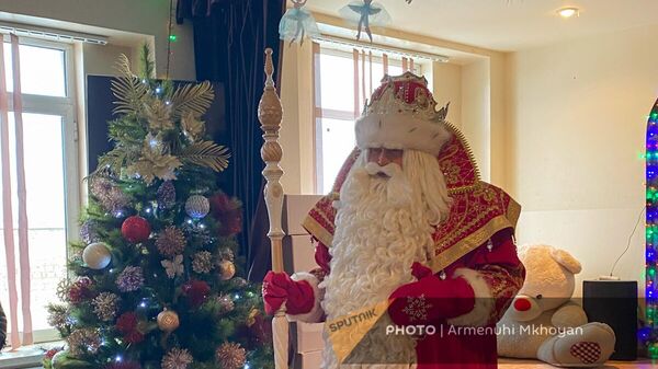 Дед Мороз из Великого Устюга в Гюмри - Sputnik Армения
