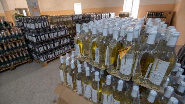 Готовая продукция Ереванского завода шампанских вин - Sputnik Армения