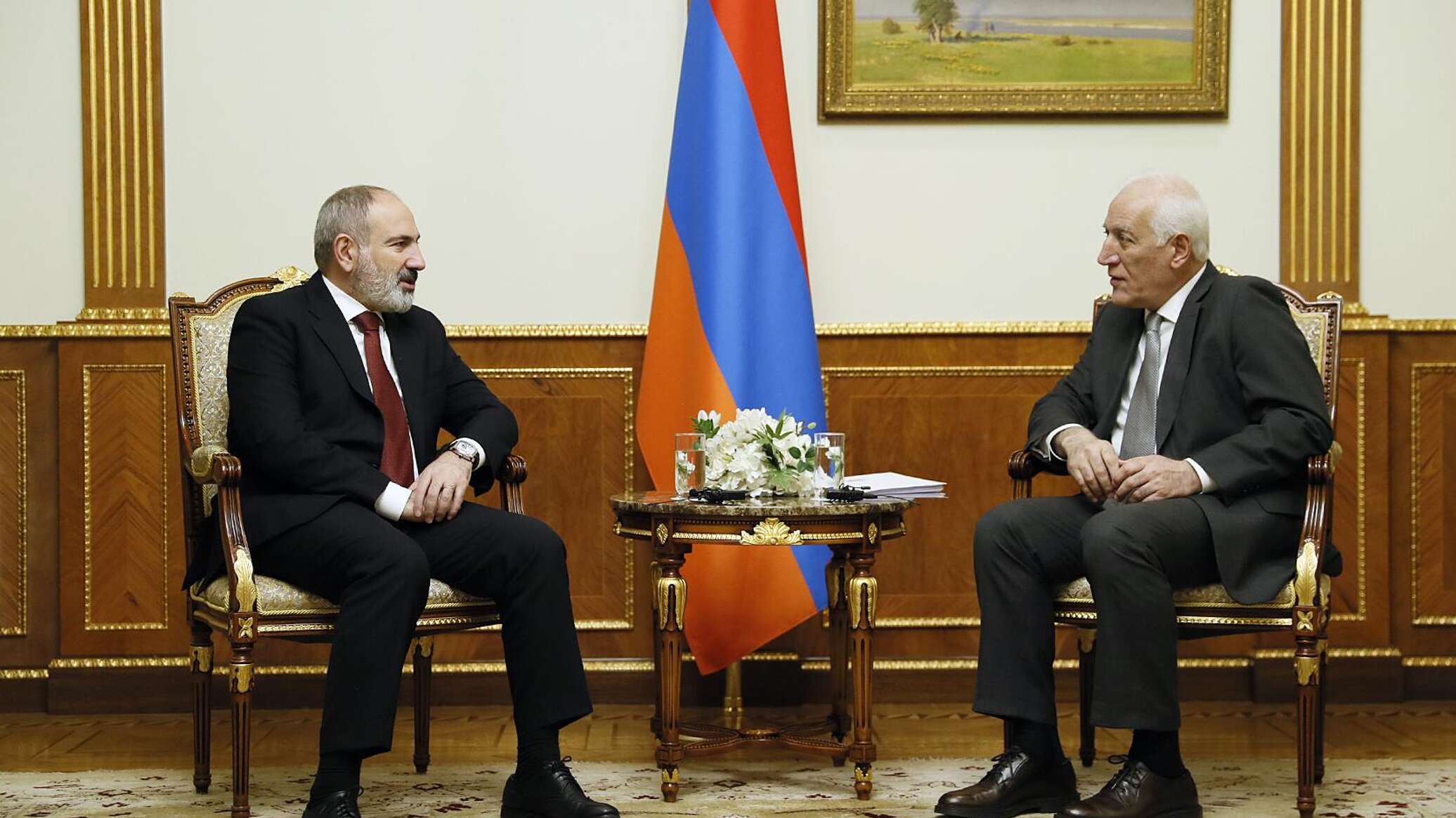 Новости армении пашинян. Президента Армении Ваагна Хачатуряна.