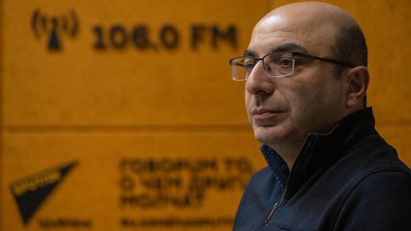 Политолог Ваге Ованнисян в гостях радио Sputnik - Sputnik Армения