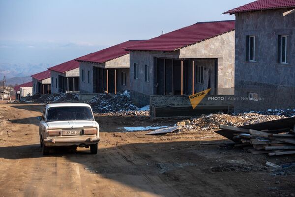 Սյունիքի մարզի Շուռնուխ գյուղի նոր թաղամասում կառուցվող տներ - Sputnik Արմենիա