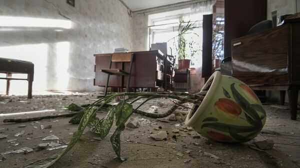 Разрушения после обстрела ВСУ больницы города Токмак - Sputnik Армения