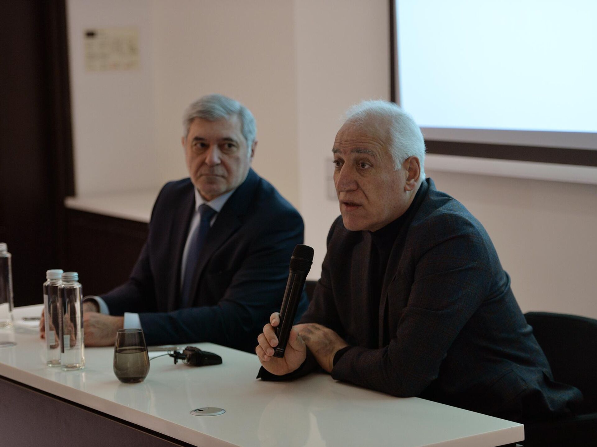 Ситуация вокруг Лачина и не только: Ваагн Хачатурян встретился с ...