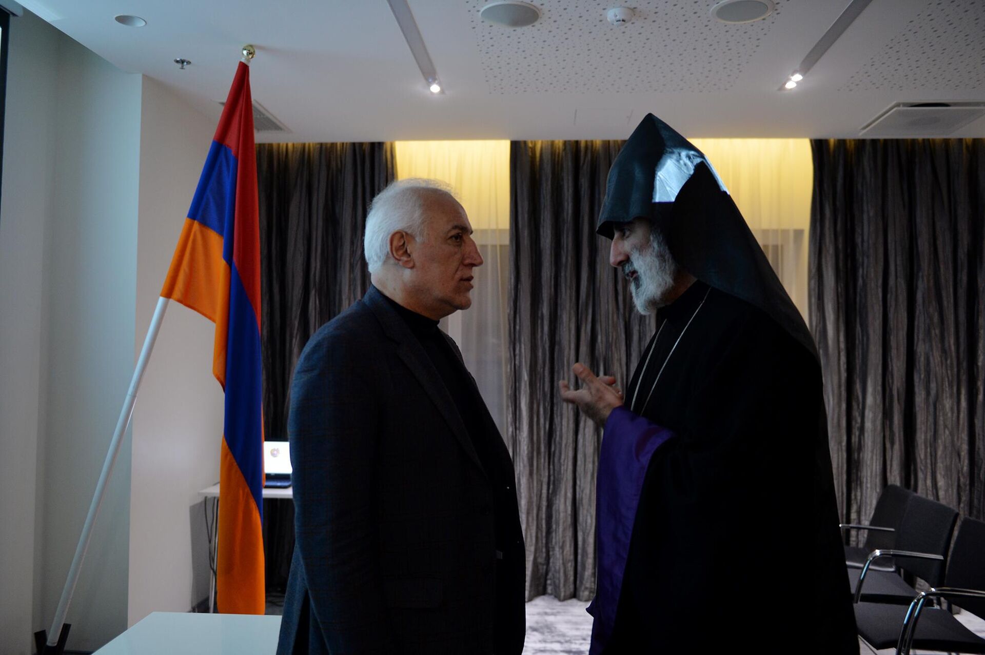 Президент Ваагн Хачатурян встретился с представителями армянской общины Эстонии (16 января 2023). Таллин - Sputnik Արմենիա, 1920, 16.01.2023