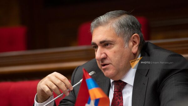 Артур Хачатрян на первом заседании пятой сессии НС (16 января 2023). Еревaн - Sputnik Армения