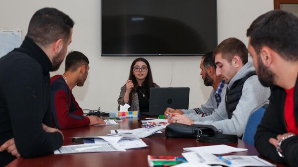 Обучающий курс в рамках инициативы Новая страница, реализуемая HR-Ассоциацией Армении - Sputnik Армения