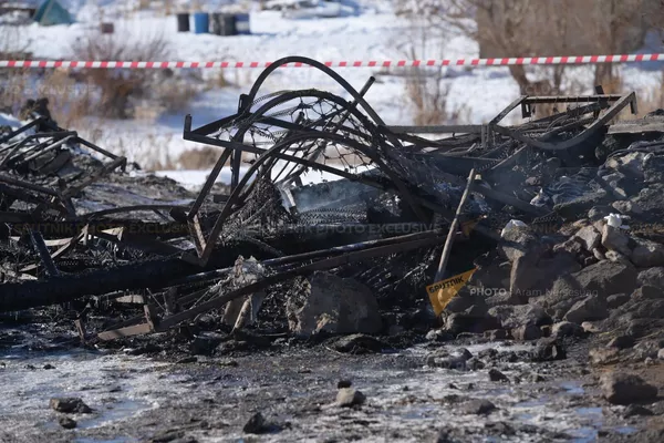 Сгоревшая воинская часть в селе Азат. где погибли 15 солдат (19 января 2023). Гегаркуник - Sputnik Армения