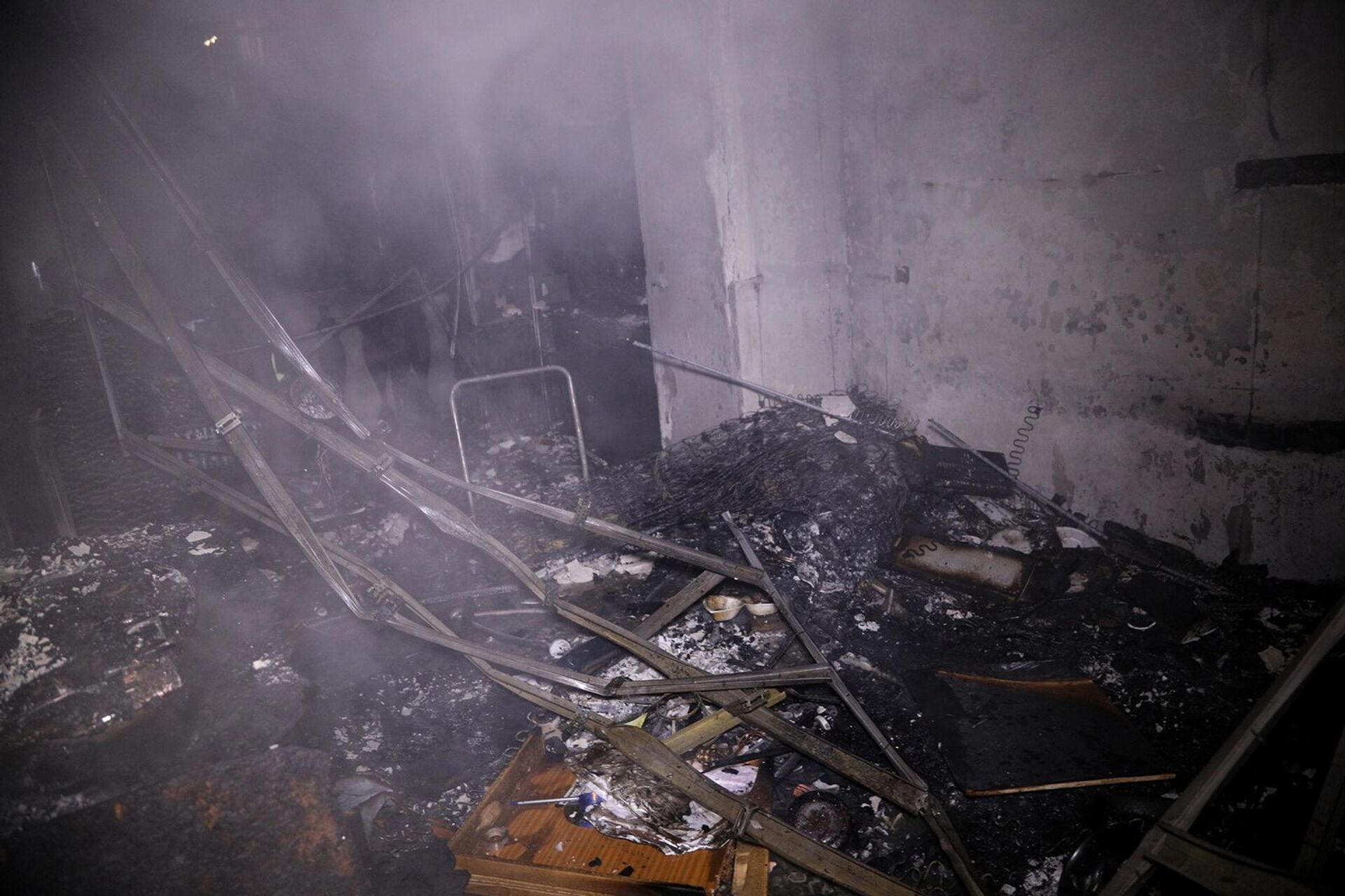 Пожар в одном из квартир в жилом комплексе Ераз (20 января 2023). Еревaн - Sputnik Արմենիա, 1920, 20.01.2023