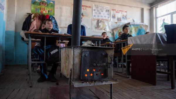 Ученики на уроке в школе №3 общины Норатус - Sputnik Армения