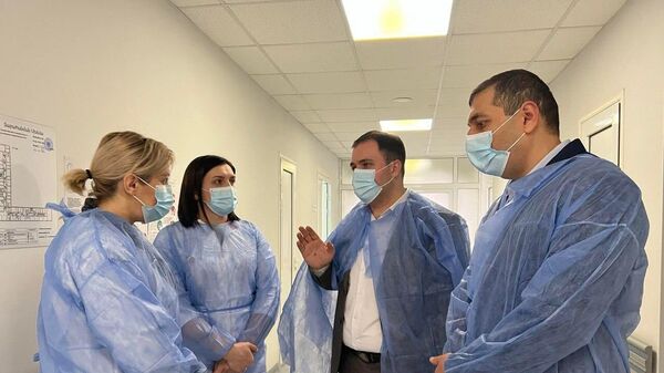 С 1 февраля Национальный центр инфекционных заболеваний будет предоставлять услуги не только детям с COVID-19, но и взрослым - Sputnik Армения
