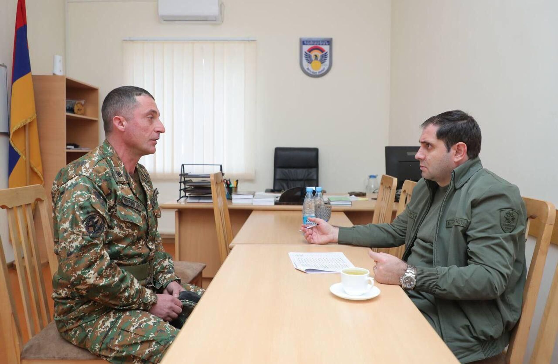 Министр обороны Сурен Папикян встретился с офицерским и младшим командным составом одной из воинских частей республики Министр обороны Сурен Папикян встретился с офицерским и младшим командным составом одной из воинских частей республики - Sputnik Արմենիա, 1920, 01.02.2023