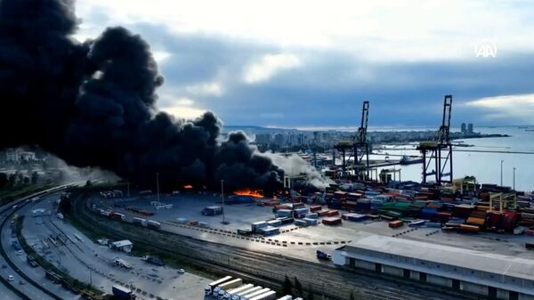 Пожар в порту турецкого Искендеруна - Sputnik Армения